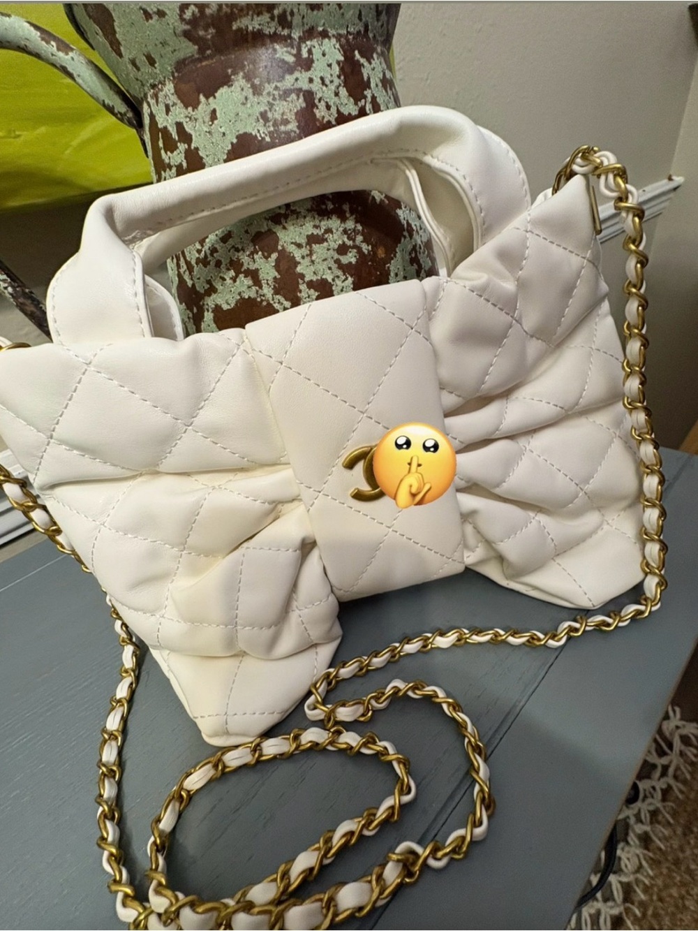Quilted Cream Bow Crossbody Bag with Gold Chain Strap